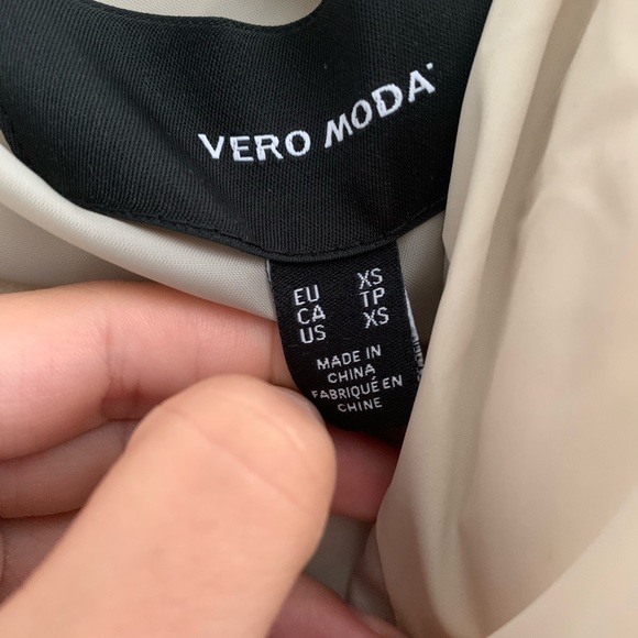 Vero Moda Winter Puffer Jacket in Irish Cream size XS - Picture 8 of 8